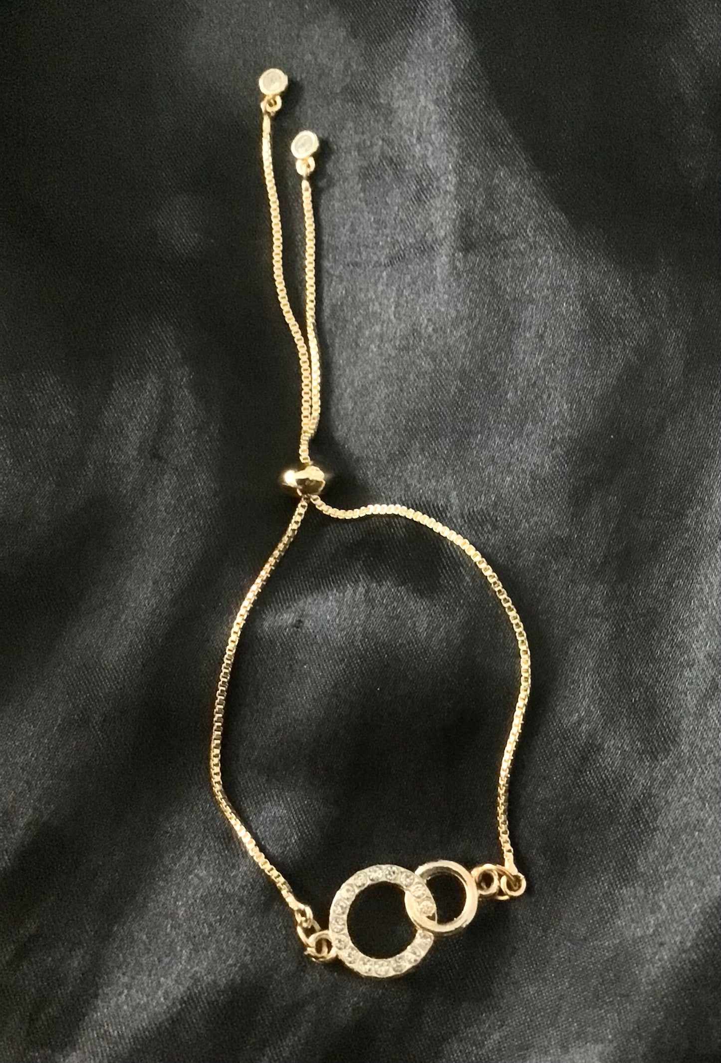 Adjustable Delicate Charmed Heart Bracelet for Girls Women.