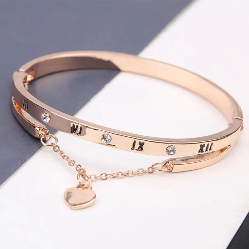1pc Men and Women Rome Numeral Heart Stainless Steel Bracelet Luxury stylish Jewelry