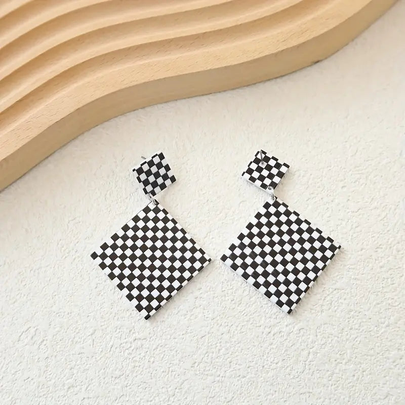 Black & White Lattice Pattern Geometric Dangle Earrings Retro